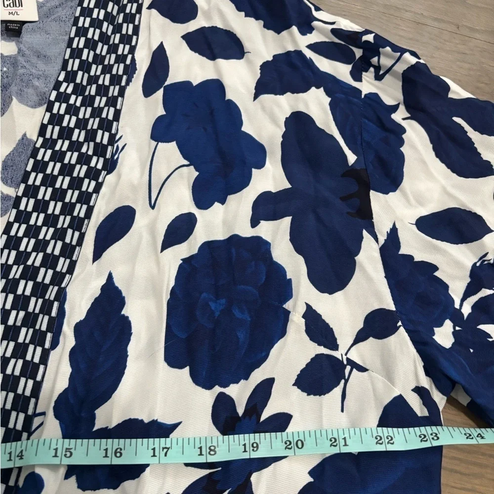 CAbi | #5661 Blue & White Floral Kimono Open Front Jacket - Size: M/L